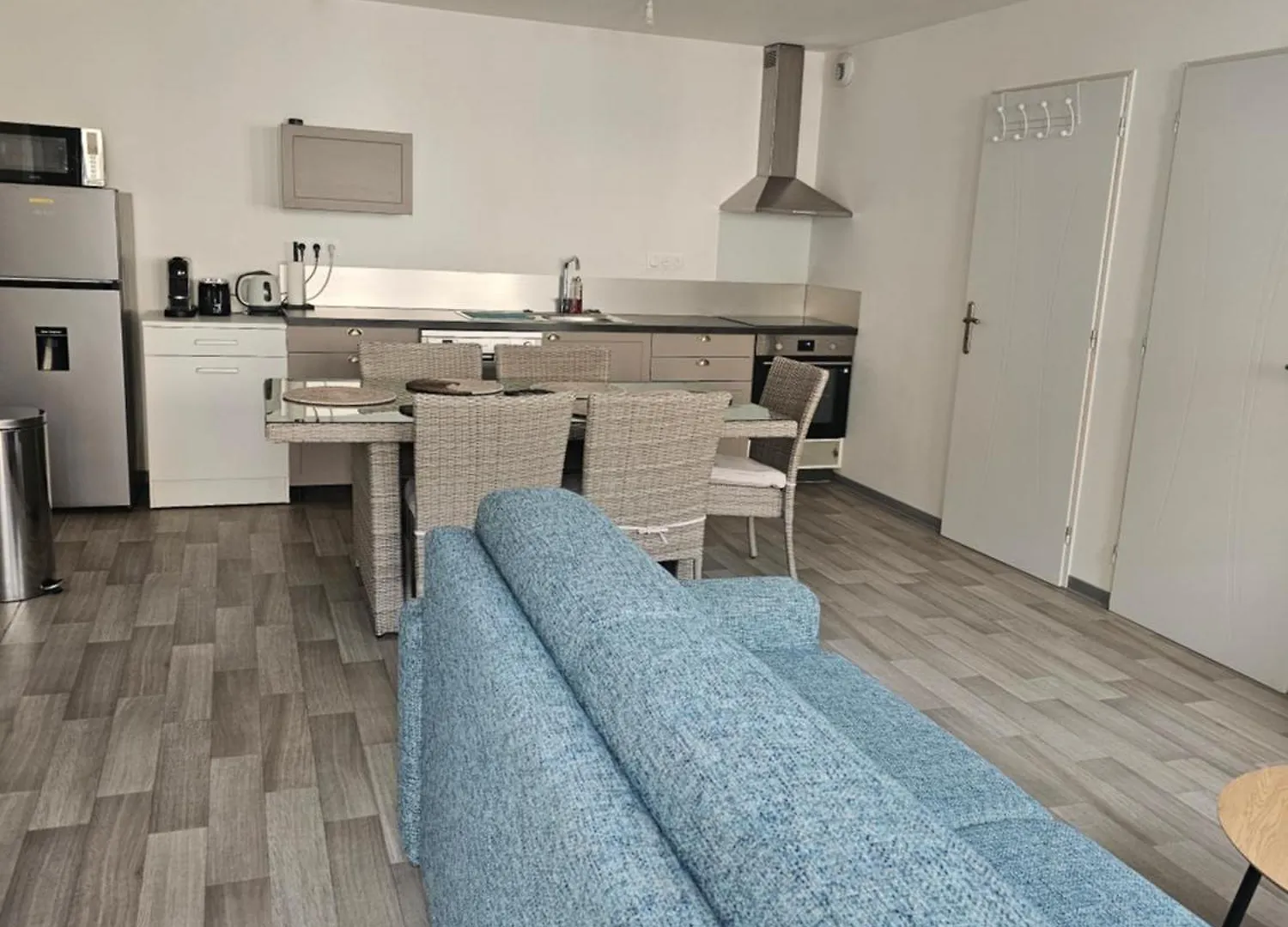 Logement Centre Ville Maurs 0*,  France